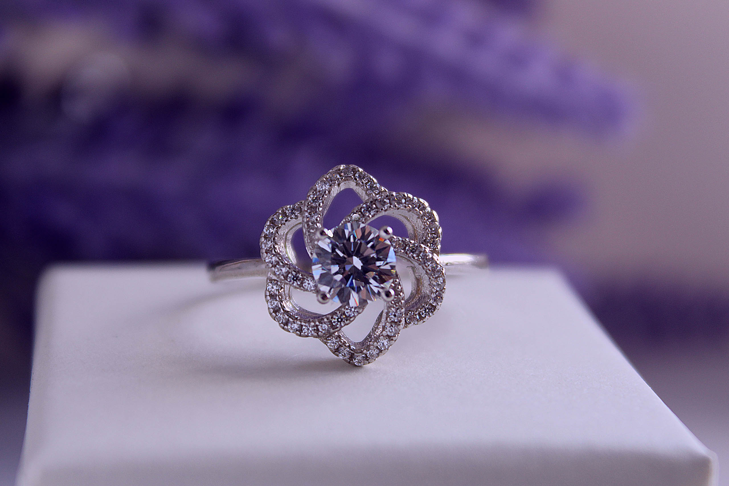 elin _crystal_ring_1_unsplash